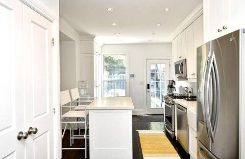 Niagara House | Executive Home Heart of Toronto Restyled w/Parking
