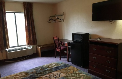 Pine Bluff Hotel | Executive Inn Pine Bluff