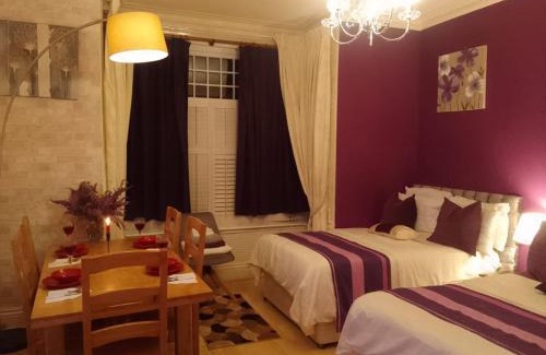 Edgbaston Apartment | Executive Suite at Ideal home & cottage, Inviting 2 Bedroom apartment, Sleep 6 Ideal for contractors, family & Groups