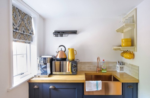 Saffron Walden Apartment | Executive Suite With Private Hot Tub Skytv