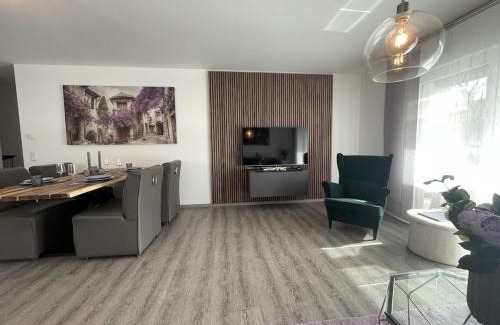 Losheim am See Apartment | Exklusive Wohnung Zentral mit großem Balkon