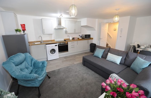 Lympstone Apartment | EXMOUTH, DEVON - Apt 2, Strand House: 2 Bed, Central Location, Parking, Sleeps 6,
