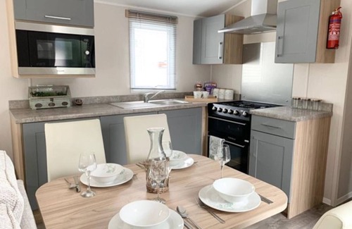 Newquay Cabin | Exotic 3-bed Caravan at Newquay Holiday Park