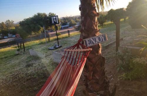 Escondido House | Exotic Gem Relaxing Farm Vibes Near Safari Zoo, Legoland & Wineries