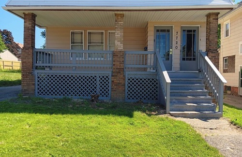 South Broadway Apartment | Experience a home near Cleveland Clinic & parks