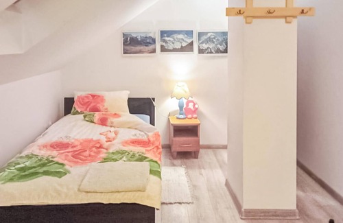 Spytkowice Apartment | Experience a wonderful nature vacation in the countryside with mountain views and swimming pool.