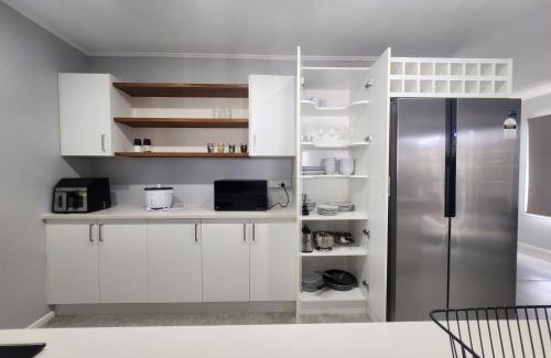 Titirangi Apartment | Experience Comfort in Our 3-Bedroom Family Home