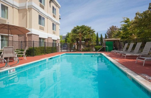 Livermore House | Experience Livermore from our pet friendly rooms !