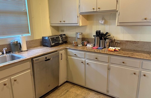 Mid City South House | Experience LSU Gameday with Newly Renovated House-Walk to Dining, Bars & Parks