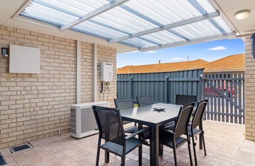West Busselton House | Experience Ocean Breeze Villa - beautiful, spacious and perfect place