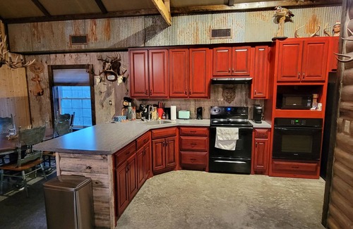 Rover Cabin | Experience the Solar Eclipse path of Totality in this cabin getaway!