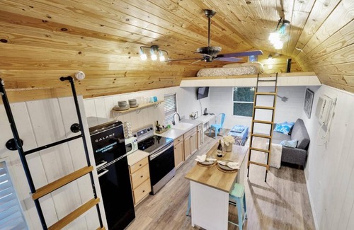 Tampa House | Experience the TINY HOUSE