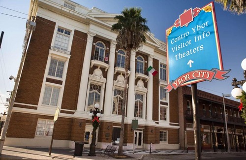 Tampa House | Experience the TINY HOUSE