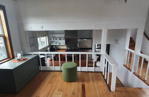 Bay Area Boat Rental | Experience the unique floating home community of Sausalito!
