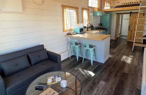 Fair Play Cottage | Experience Vineyard Bliss in our Charming Tiny Home with a Lofted Bedroom