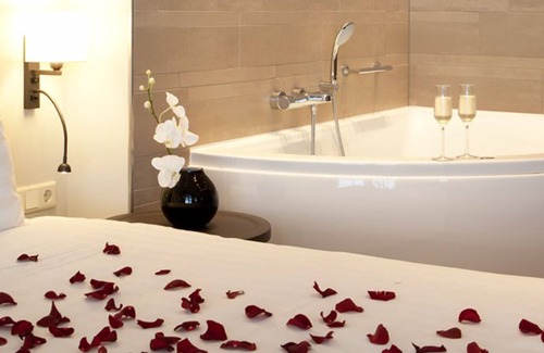 Municipality of Huizen Hotel | Explore Huizen in Perfect Suite w/Onsite Dining Near Breathtaking Reserves