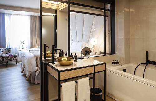 Sant Nicolau Hotel | Explore More of Palma! 3 Pet-friendly Units, Minutes Away from Cala Major