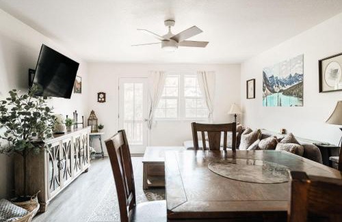 Eagle House | Explore Relax Repeat - Riverside Views - Eagle