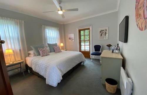 New Norfolk House | Explorers Lodge