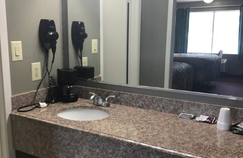 Bay City Hotel | Express Inn - Bay City