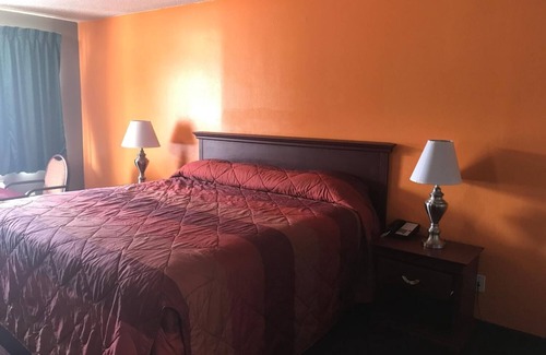 Bay City Hotel | Express Inn - Bay City