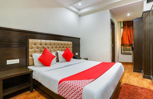 Mahipalpur Hotel | Express inn