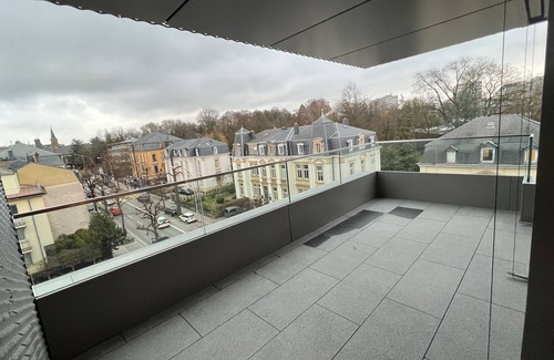 Ville Haute Apartment | Exquisite 2BR Apt Ville Haute District