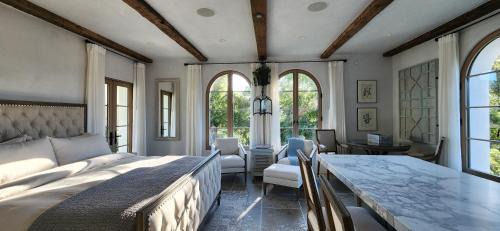 Woodside House | Exquisite Estately Villa