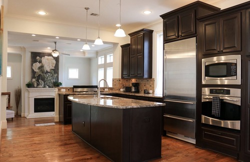 Boulevard Oaks House | Exquisite Luxury Retreat with Stunning Views