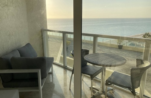 Sunny Isles Beach Condo | Exquisite ocean front condo in Sunny Isles Beach -LICENSE # STR-00152