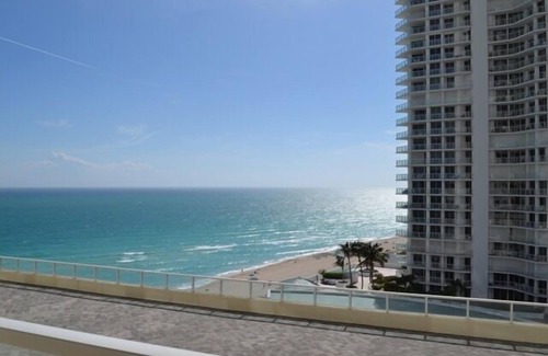 Sunny Isles Beach Condo | Exquisite ocean front condo in Sunny Isles Beach -LICENSE # STR-00152