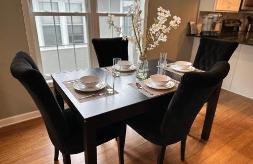 Lowry Hill East House | Extended & Short Term Stays at The Oasis Group