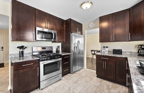 Matteson House | Extended Stay Matteson FHS Rental