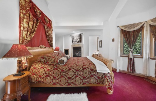 Monroe Other | Extraordinary Medieval Castle w/Life Size Dragons!