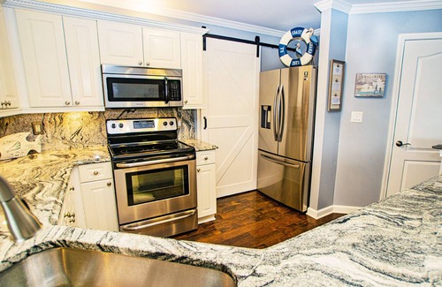 Cornelius Condo | Extravagant 3 bedroom WATERFRONT Condo, long stays welcomed.