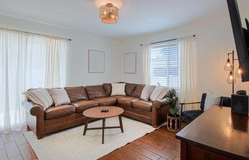 Hermosa Village House | F-22 Castle House 2