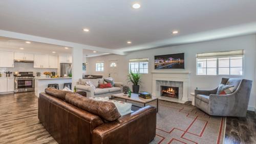 Hermosa Village House | F-53 Trenton