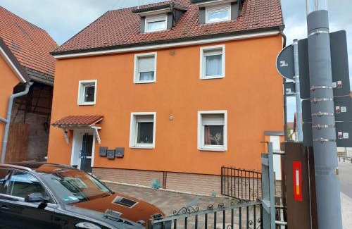 Ilsfeld Apartment | F&F Suites Ilsfeld - 3 Zimmer DG schickes Apartment - Zentral mit kostenfreien Privatparkplätzen und WLAN