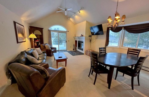 Bretton Woods House | F22 Great location close to Bretton Woods Ski Area, Ice Castles, Mt Washington Hotel