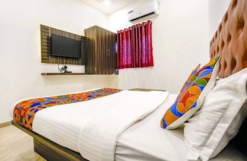 Goregaon East Hotel | Fabexpress Green View