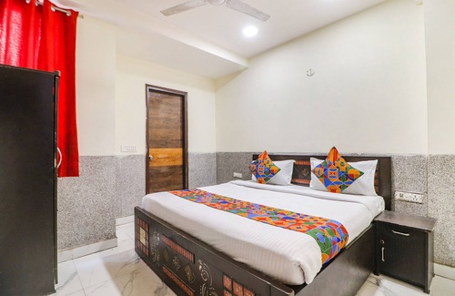 Janakpuri Hotel | Fabexpress King Stay