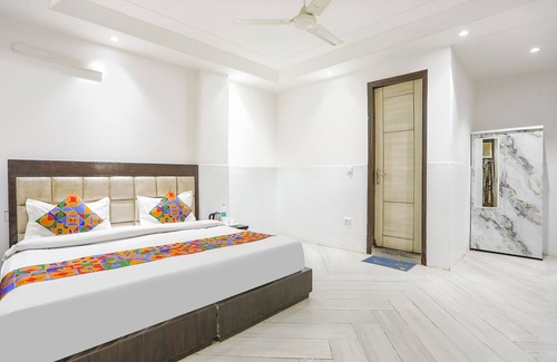 Kalkaji Hotel | Fabexpress Lotus Palace