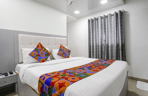 Mumbai Hotel | Fabexpress Park Residency
