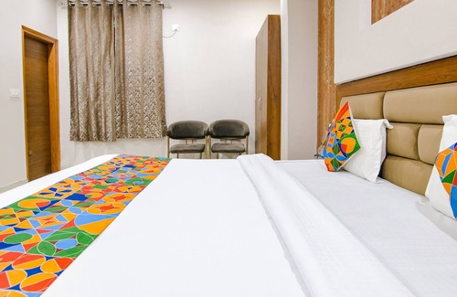 Sector 45 Hotel | Fabexpress Rr Eleven