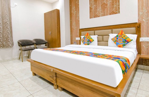 Sector 45 Hotel | Fabexpress Rr Eleven