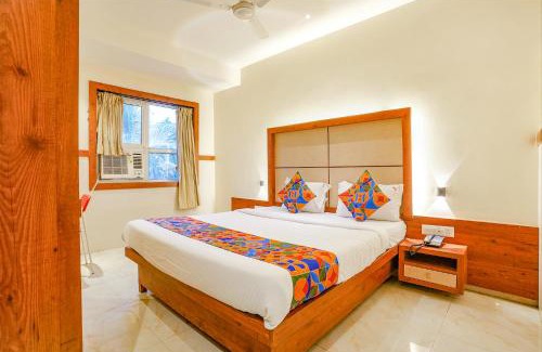 Rabale Hotel | FabExpress Super 7 Inn - Nr Rabale Station