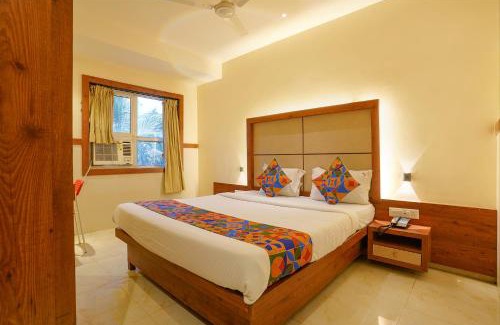 Rabale Hotel | FabExpress Super 7 Inn - Nr Rabale Station