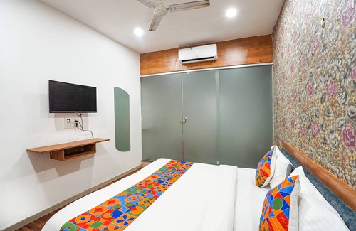 Surat Hotel | Fabexpress The Rawal Palace