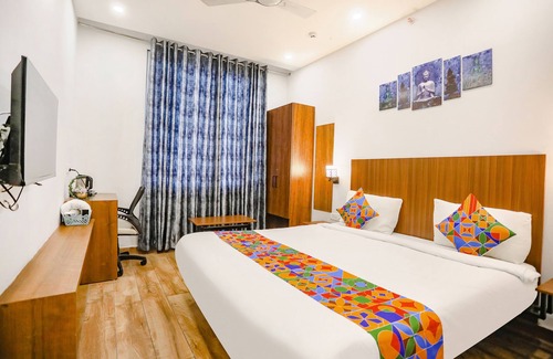 Indirapuram Hotel | FabHotel Indirapuram By SBG