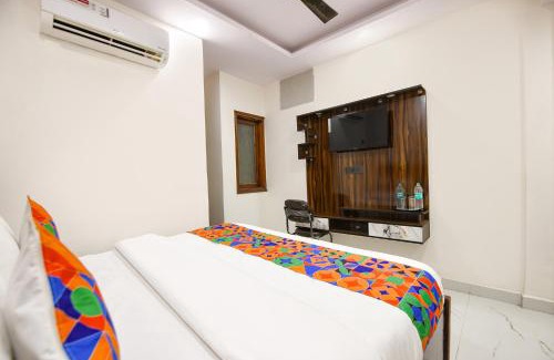 Khattalwada Hotel | FabHotel NP International - Nehru Place Market
